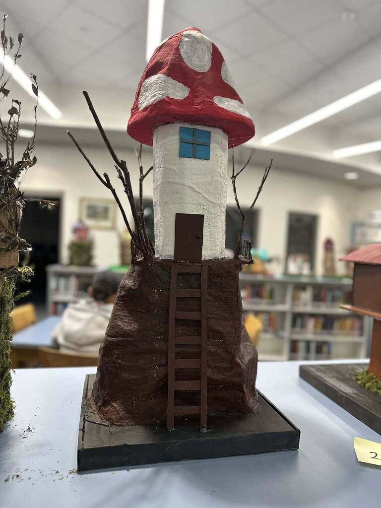 SDHS students make tree houses for art project