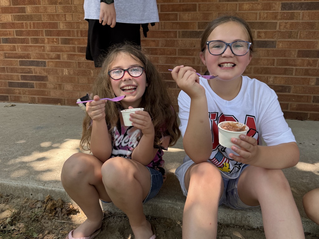 Kids eating Ice Cream