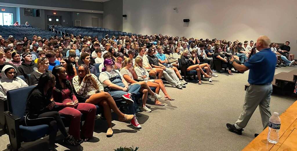 Senior class meeting 2026