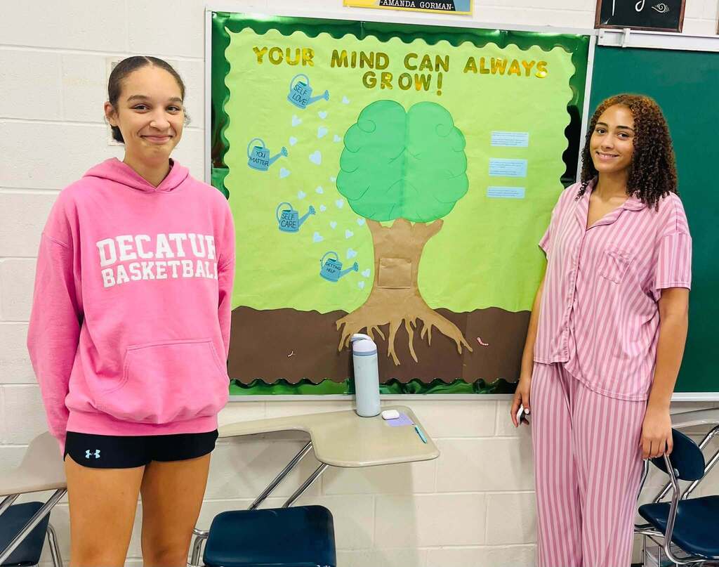 Dual Enrollment students at work