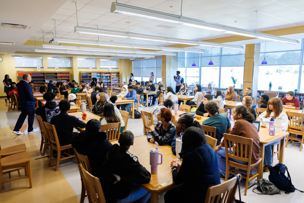 A room of students during the Superintendent Advisory Council meeting.