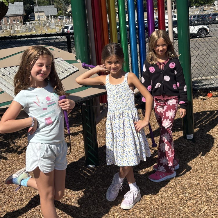 3E playing 1