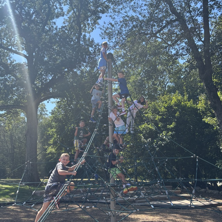 3E playing 2