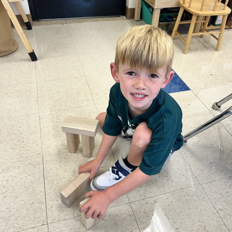 KRO enjoys block play