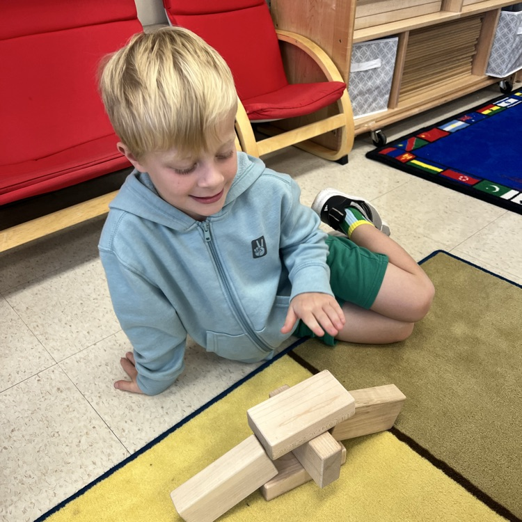 KRO enjoys block play