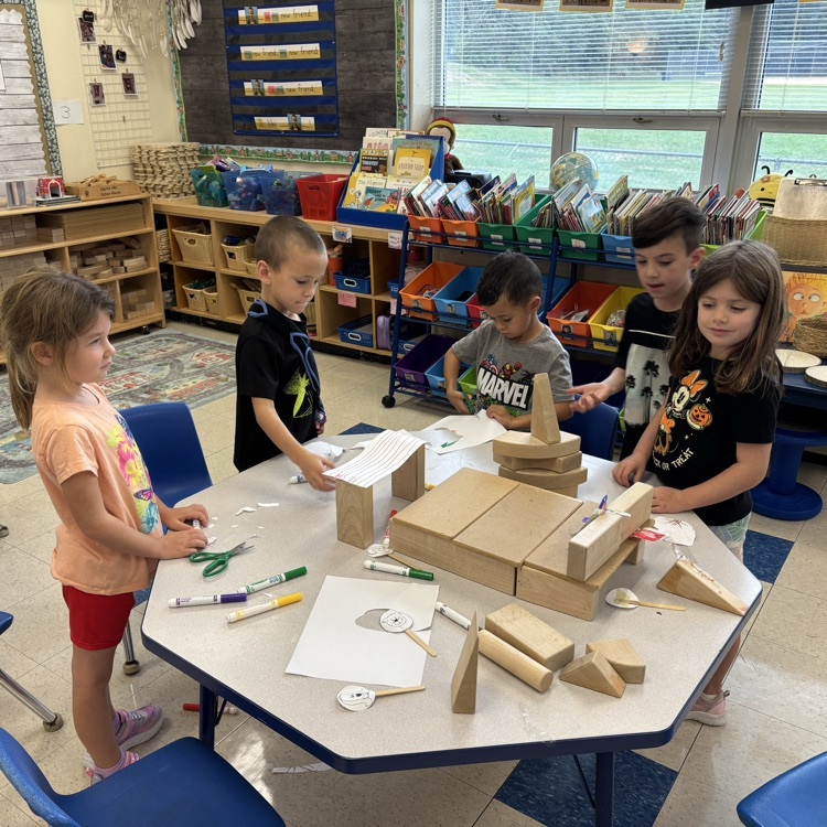 students playing with blocks