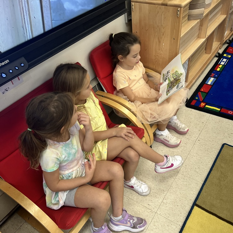 KRO practices partner reading during Reading Workshop