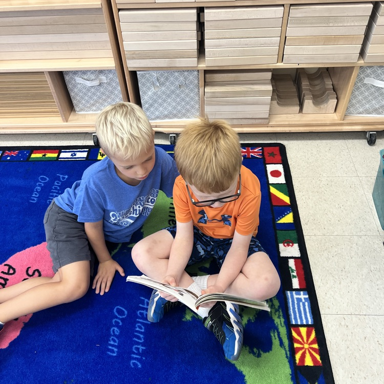 KRO practices partner reading during Reading Workshop