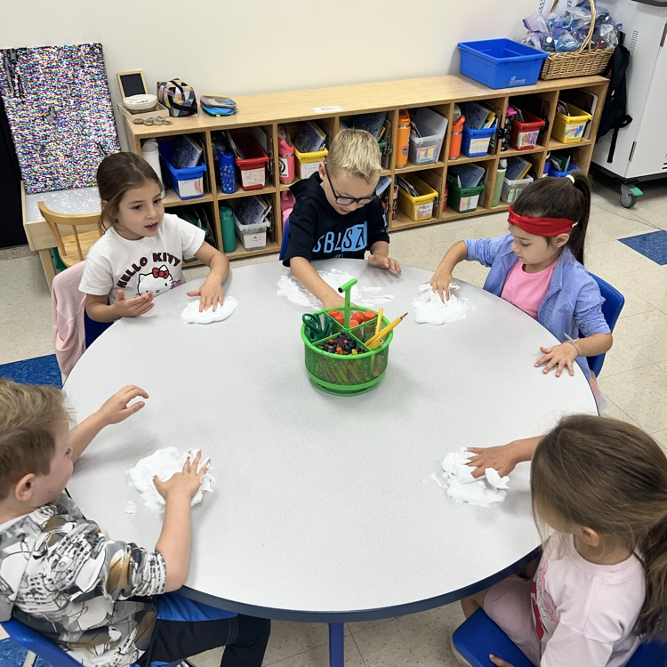 KRO practices number formation and different ways to show a number using shaving cream.
