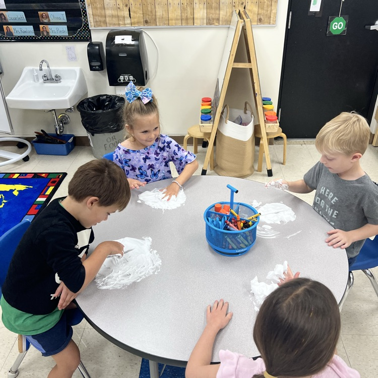 KRO practices number formation and different ways to show a number using shaving cream.