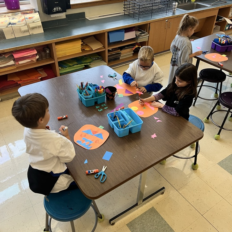 KRO creates jack-o’-lanterns using different shapes to show different emotions.