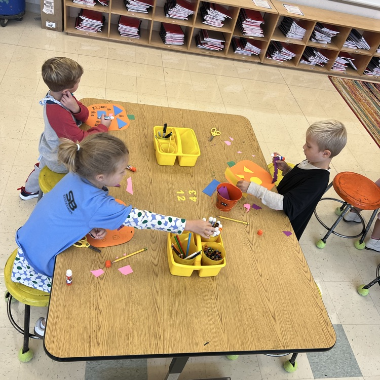 KRO creates jack-o’-lanterns using different shapes to show different emotions.