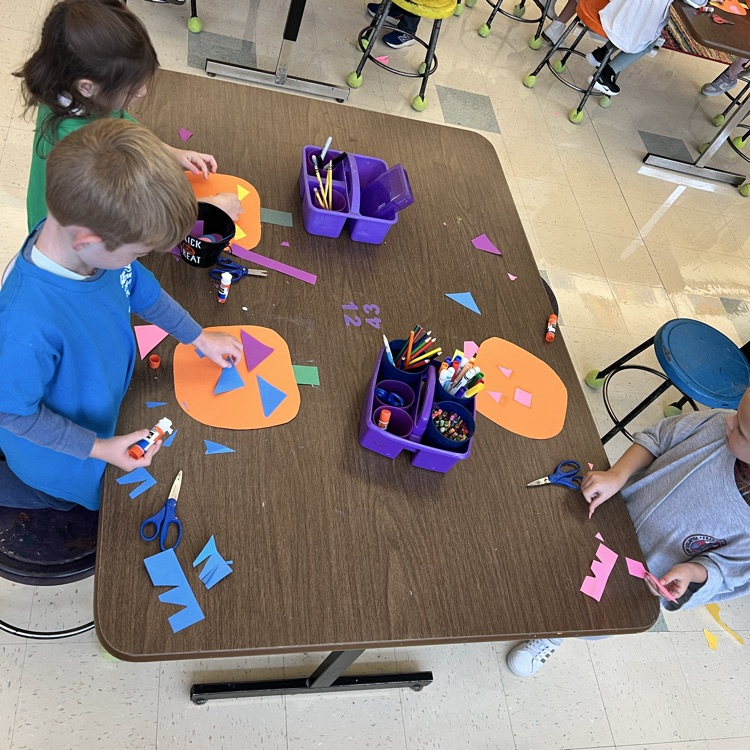 KRO creates jack-o’-lanterns using different shapes to show different emotions.