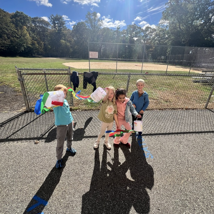 KRO created windsocks and observed wind patterns today.