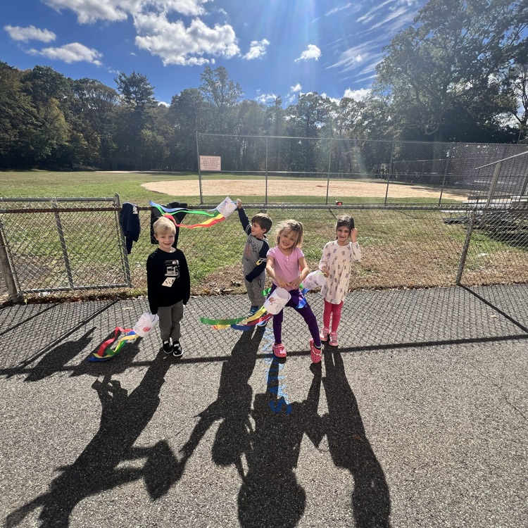 KRO created windsocks and observed wind patterns today.