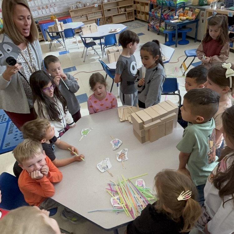 children retelling the three little pig