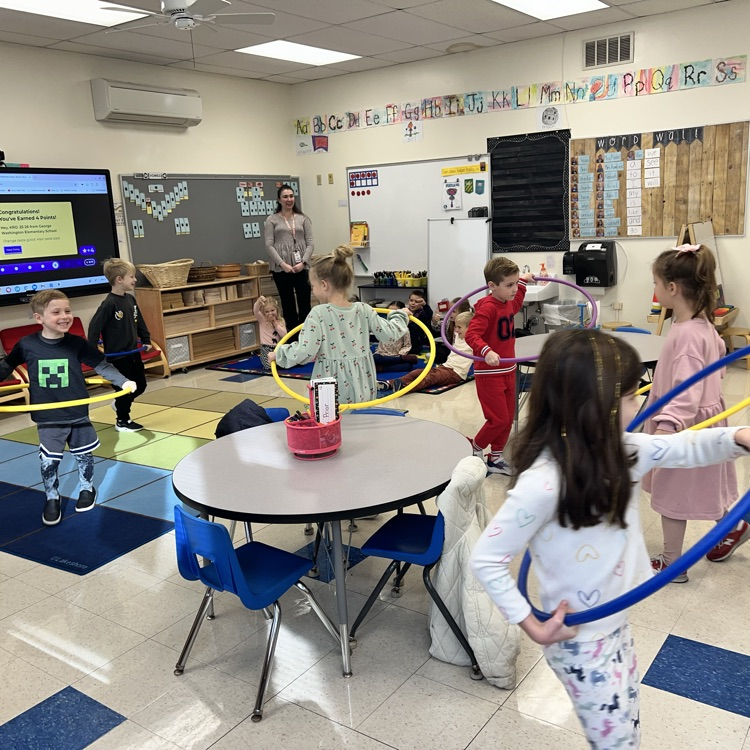 KRO enjoyed Ms. Steinberg's lesson about personal space. We are practicing staying within our own bubbles.