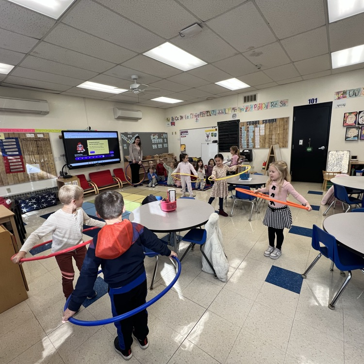 KRO enjoyed Ms. Steinberg's lesson about personal space. We are practicing staying within our own bubbles.