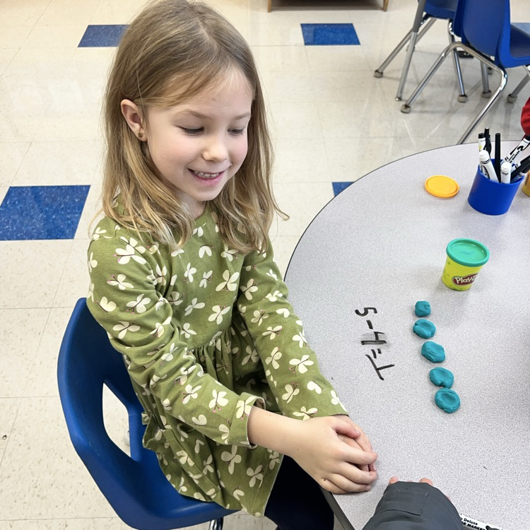 KRO practices subtraction by playing Subtraction Smash