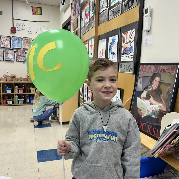 KRO had a blast creating their balloons for the Kindergarten parade. Happy Thanksgiving from KRO!