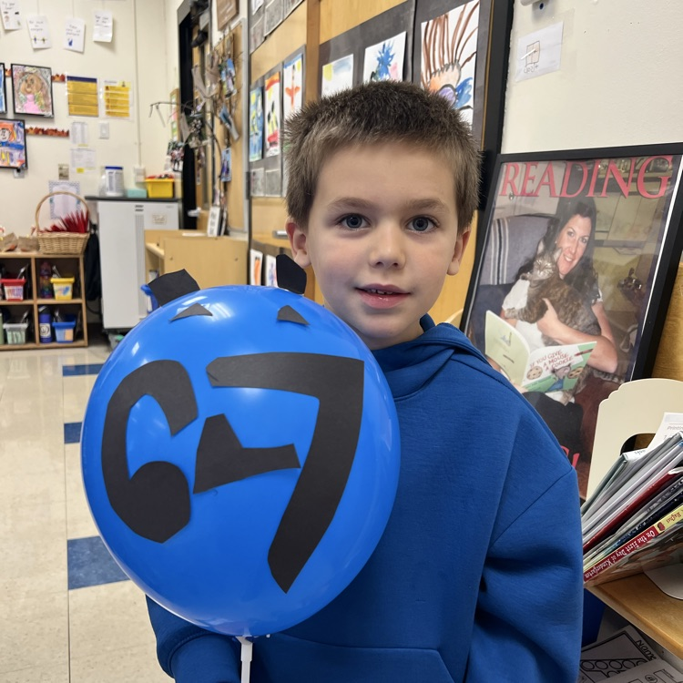 KRO had a blast creating their balloons for the Kindergarten parade. Happy Thanksgiving from KRO!