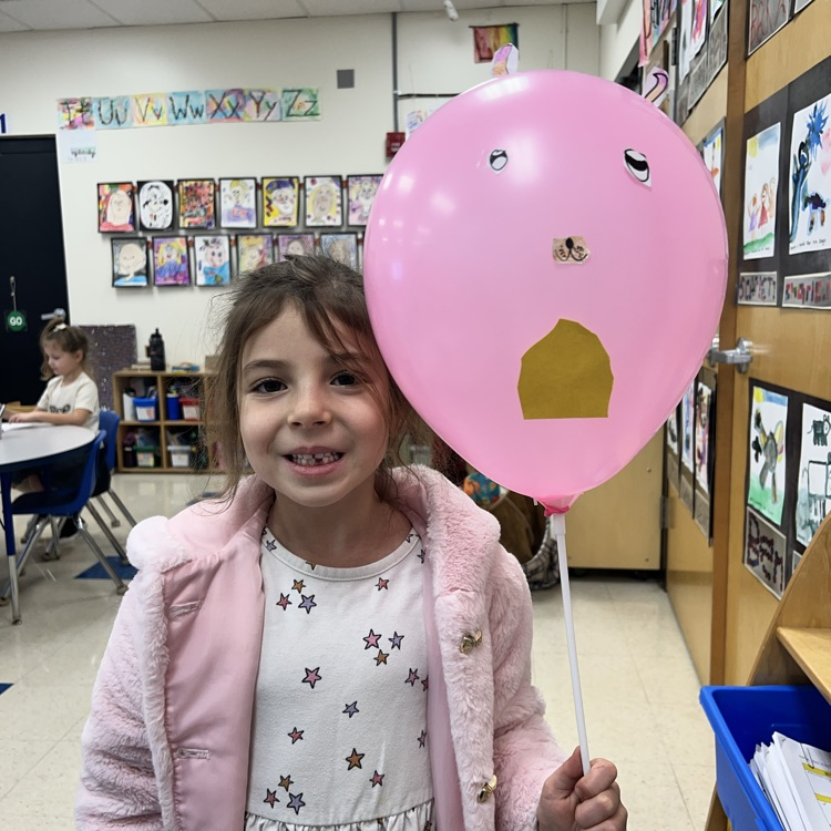 KRO had a blast creating their balloons for the Kindergarten parade. Happy Thanksgiving from KRO!