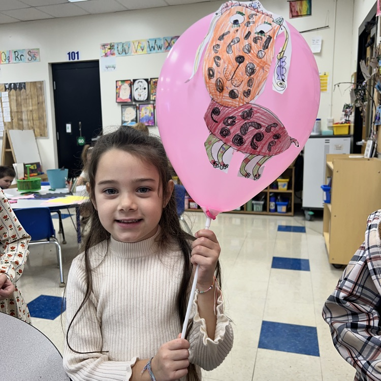 KRO had a blast creating their balloons for the Kindergarten parade. Happy Thanksgiving from KRO!