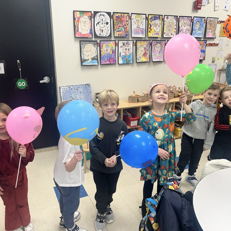 KRO had a blast creating their balloons for the Kindergarten parade. Happy Thanksgiving from KRO!