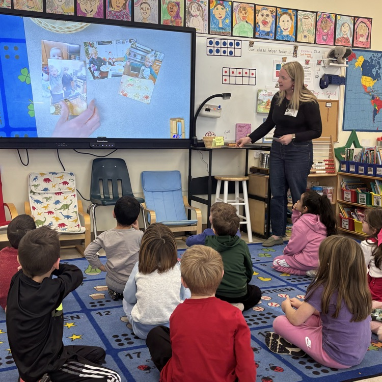 children looking at the TV