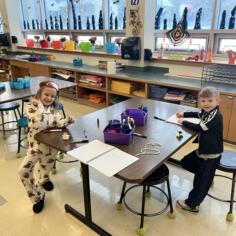 KRO enjoyed making snowmen in Art Push-in with Mrs. Viaud.