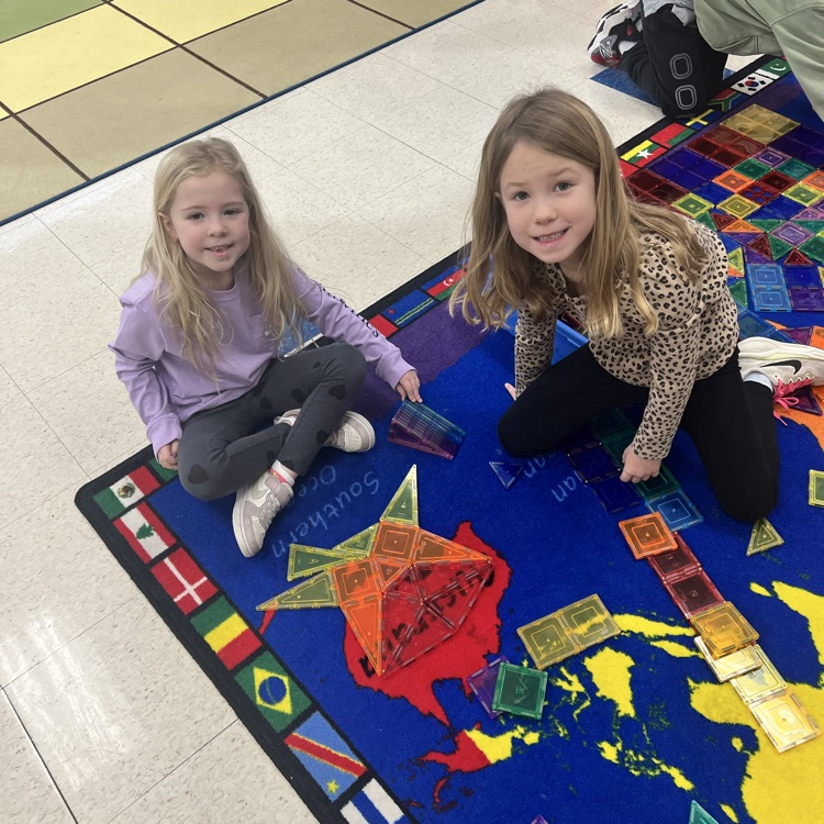 KRO uses different shapes and materials to create pictures.