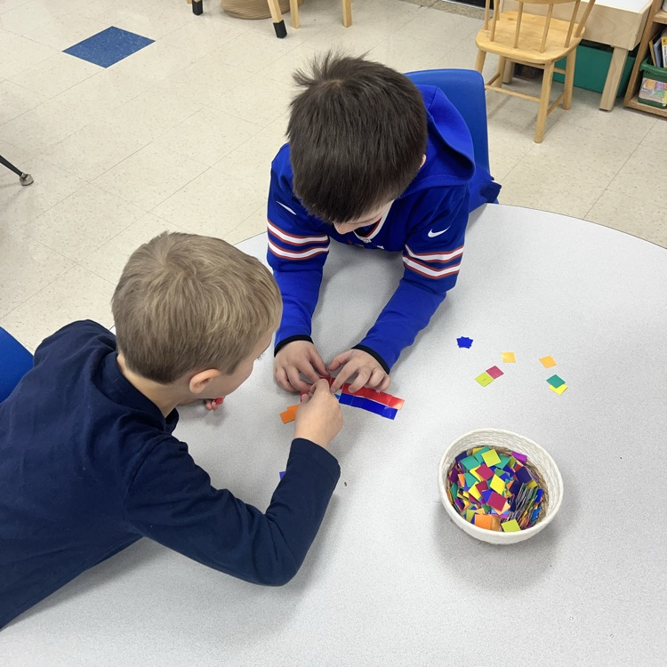 KRO uses different shapes and materials to create pictures.