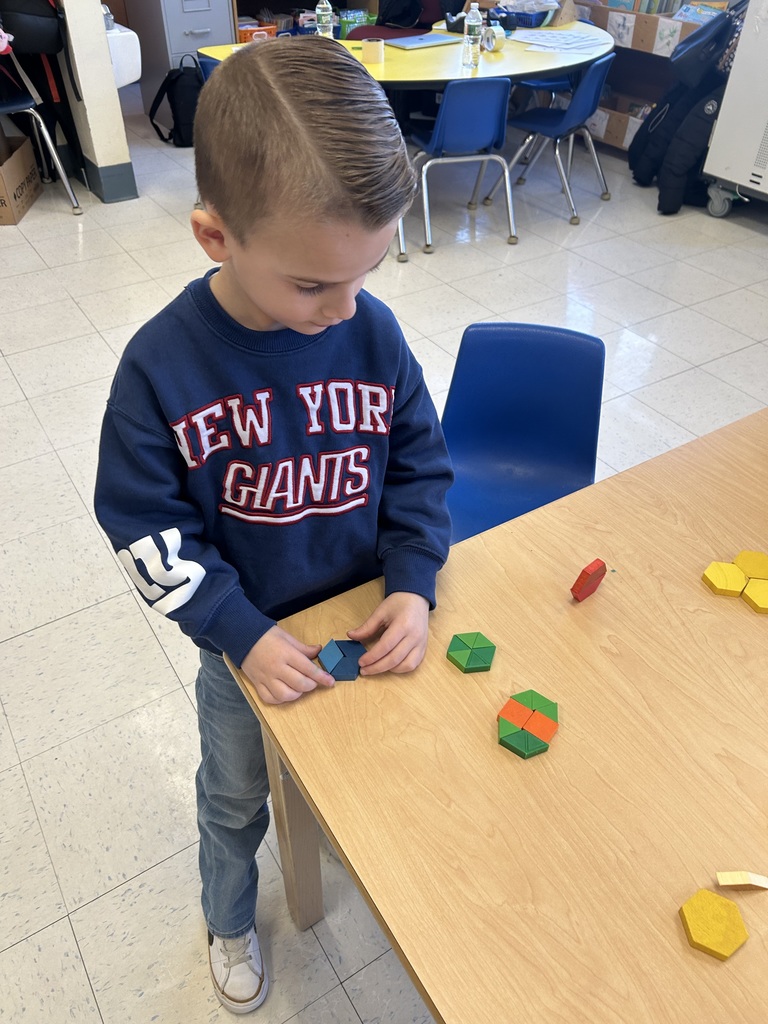 children creating shapes