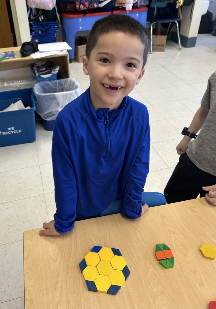 children creating shapes