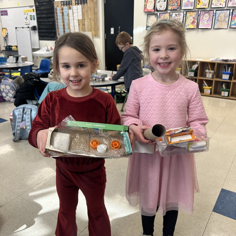 KRO had fun creating during makerspace!