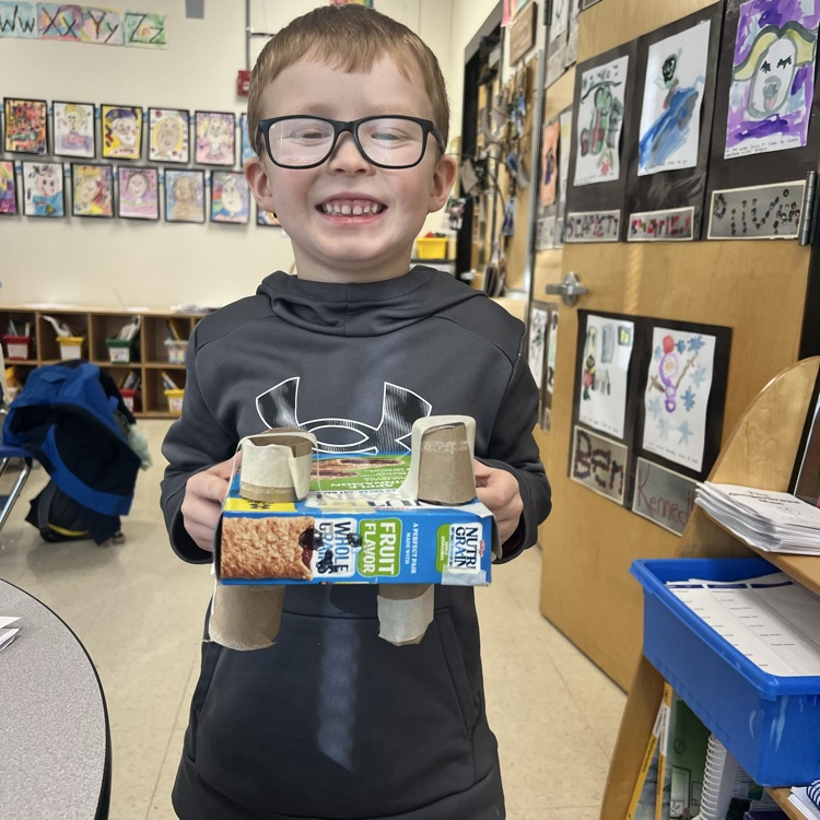 KRO had fun creating during makerspace!