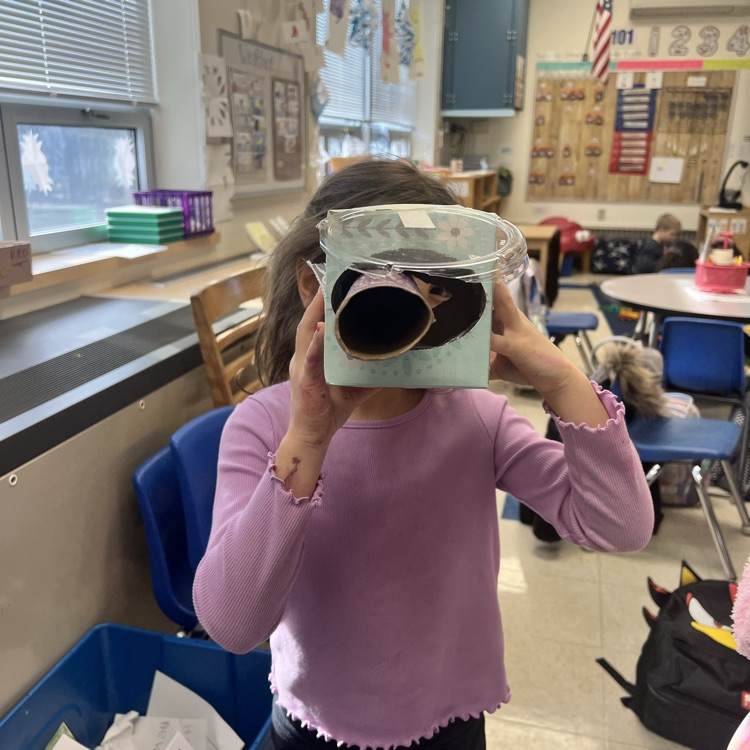 KRO had fun creating during makerspace!