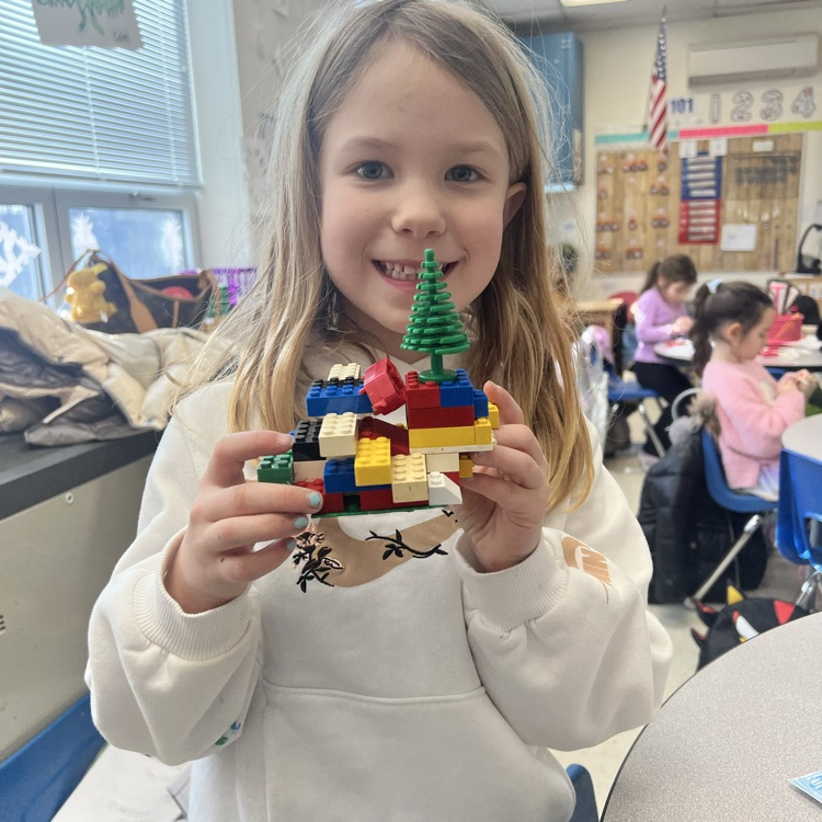 KRO had fun creating during makerspace!