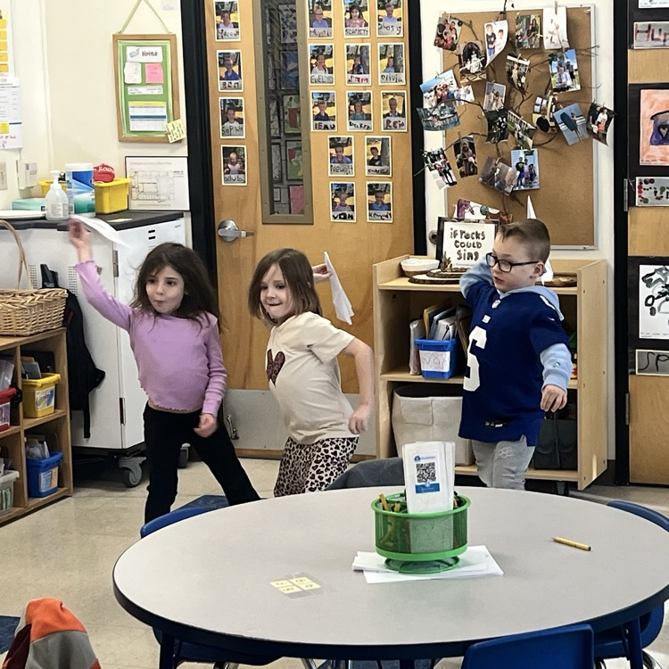 KRO had fun testing their airplanes using different force to change the direction of the flight