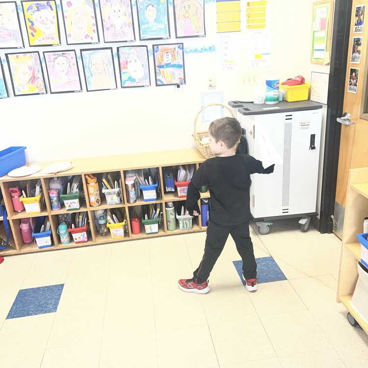 KRO had fun testing their airplanes using different force to change the direction of the flight