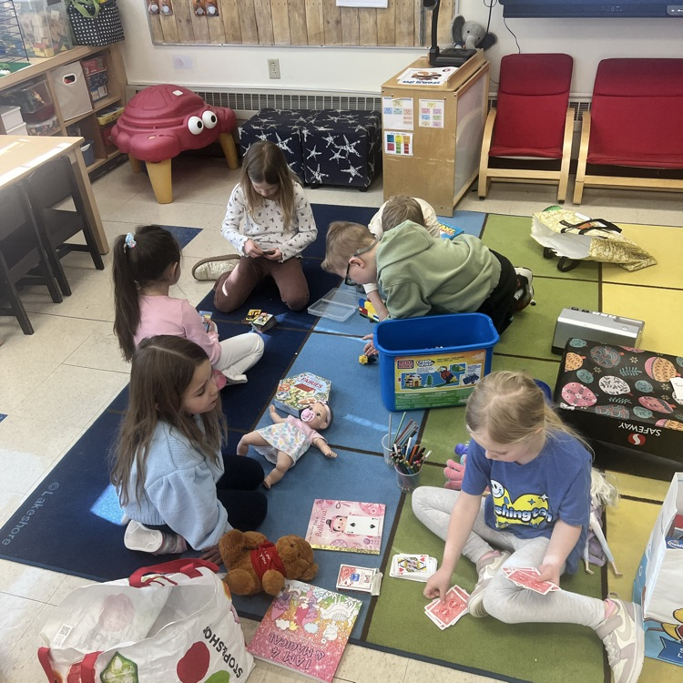 KRO had so much fun learning new games and playing with toys on Global Play Day! 