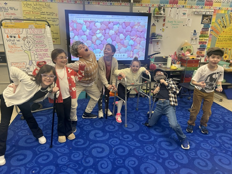 third graders dressed as 100 year olds