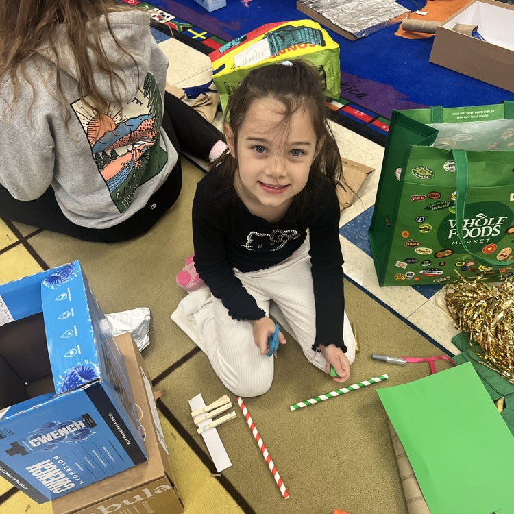 Although KRO did not catch a leprechaun, they had so much fun making traps with 5D