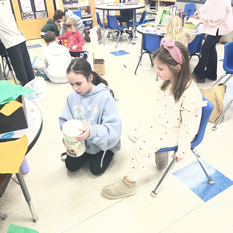 Although KRO did not catch a leprechaun, they had so much fun making traps with 5D