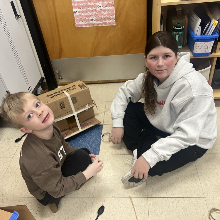 Although KRO did not catch a leprechaun, they had so much fun making traps with 5D