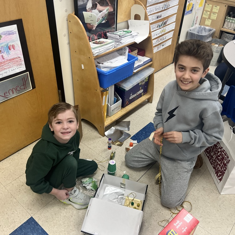 Although KRO did not catch a leprechaun, they had so much fun making traps with 5D