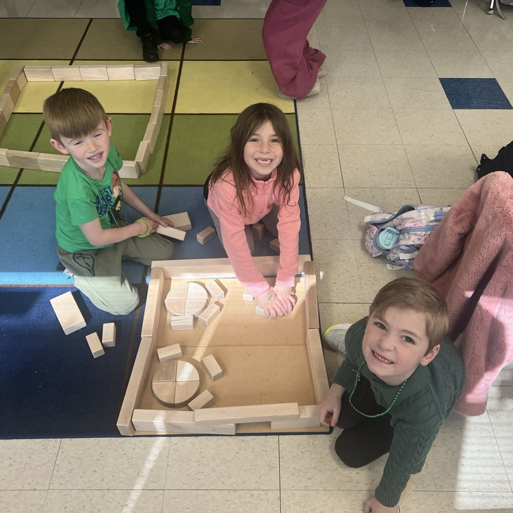 KRO created our Washington School Community using blocks