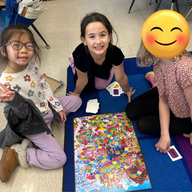2W played Candyland - Word Study Edition! Second graders practiced their word study concepts, rules and heart words! 