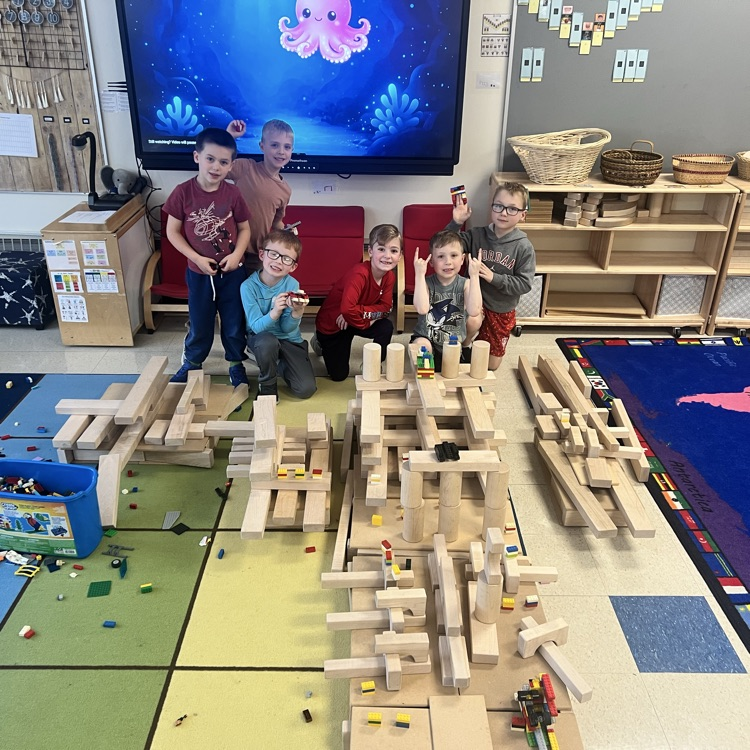 KRO made Noodle Doodles during makerspace and  built with blocks together.