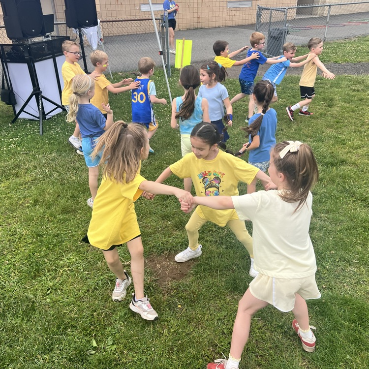 KRO dance party with the DJ